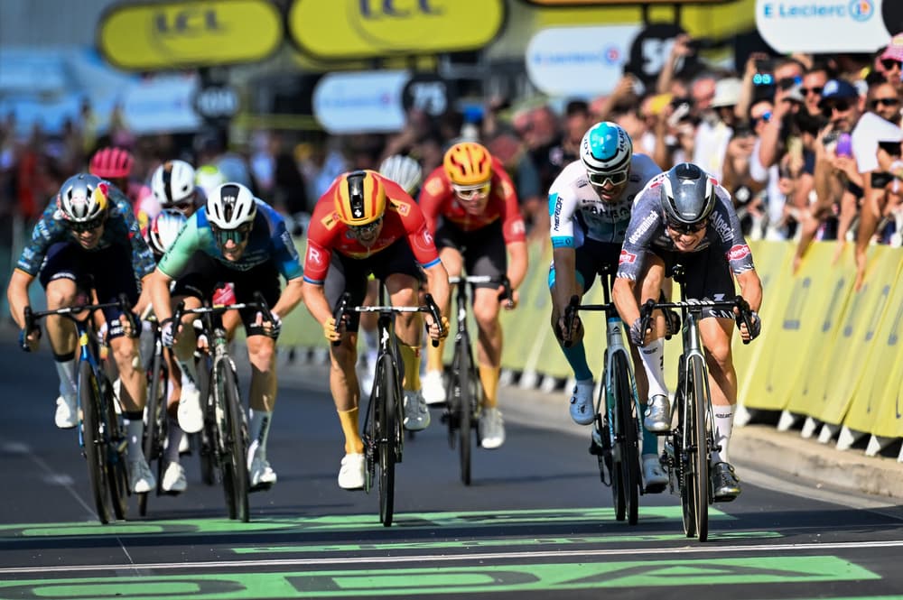 Tour de France sprint finish: Philipsen, Cavendish, and others battle for the win.