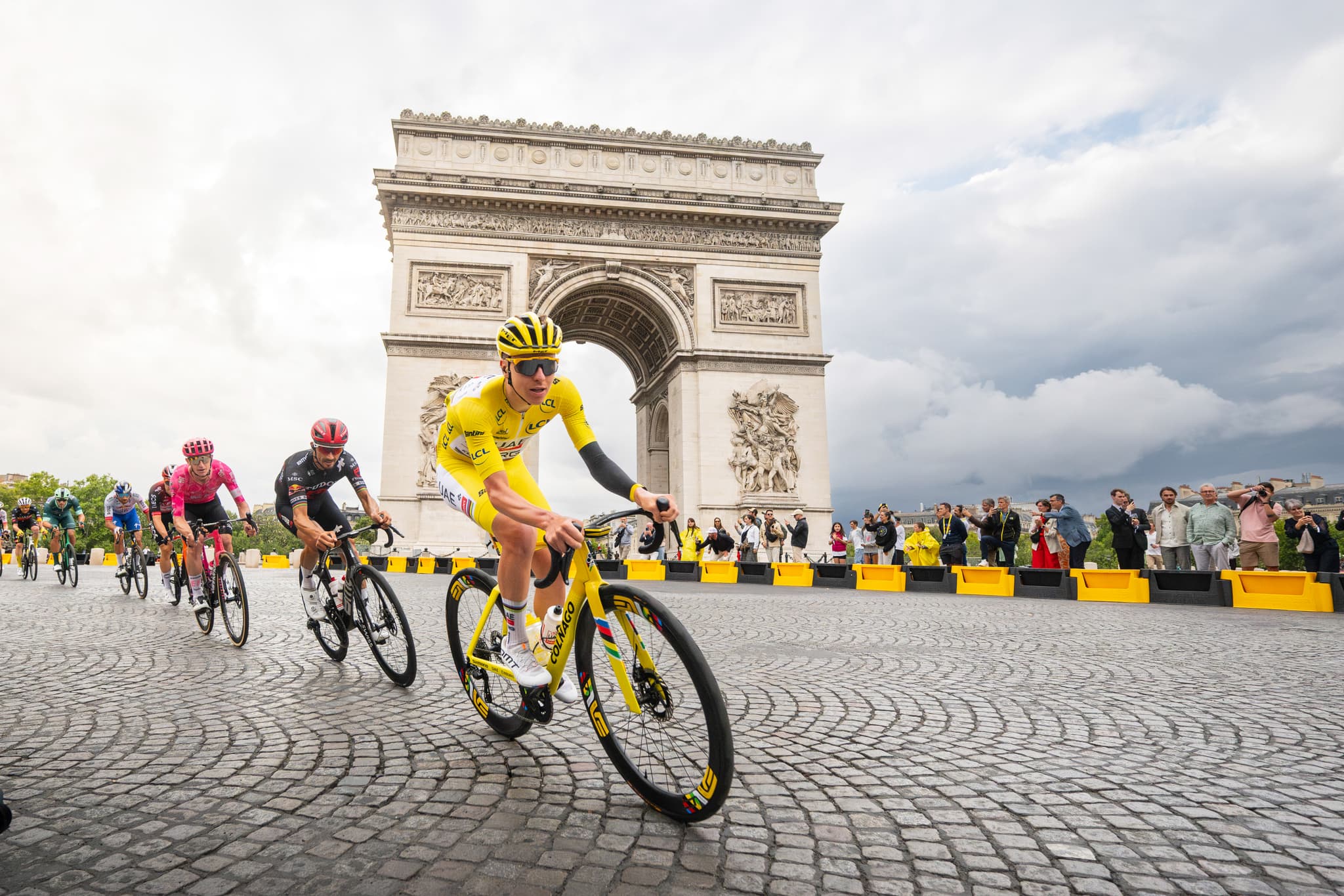 Tadej Pogačar in yellow jersey, TdF 2025, Champs-Élysées