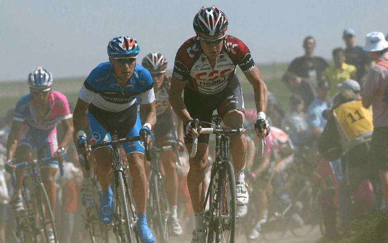 Stuart O'Grady leads on the cobbles of Paris-Roubaix