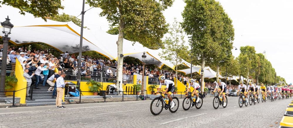 Peloton sprints on the Champs-Élysées, Tour de France